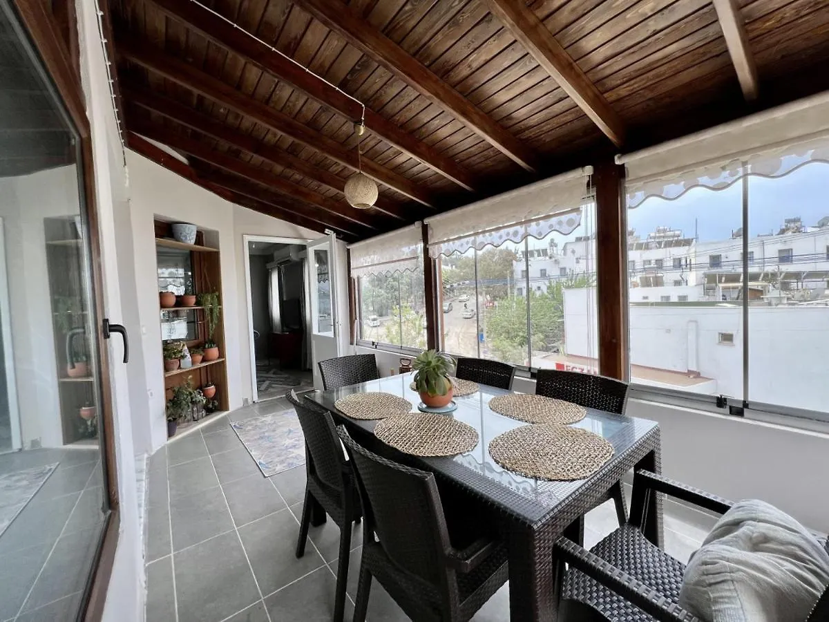 Refreshing House Close To The Beach With A Sea View And Balcony In Bodrum Apartman