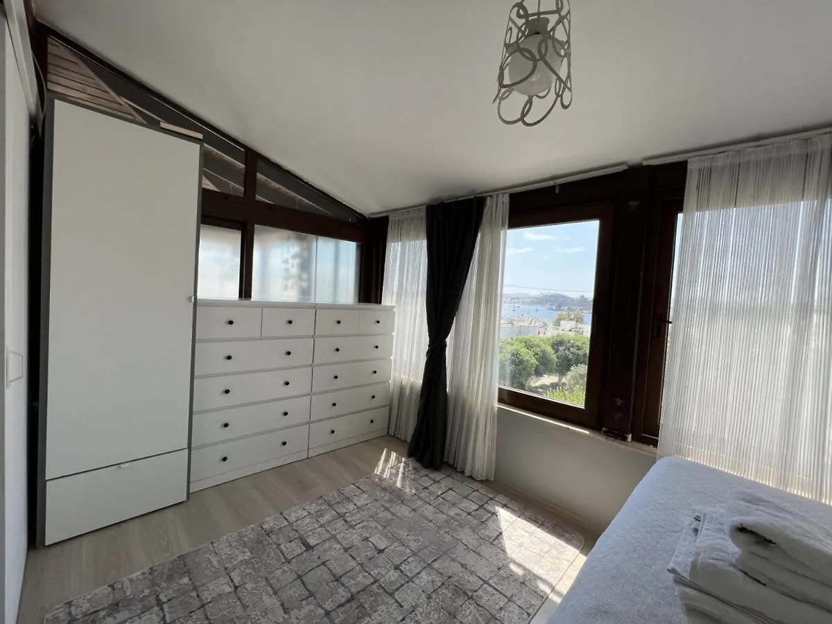 Refreshing House Close To The Beach With A Sea View And Balcony In Bodrum Apartman
